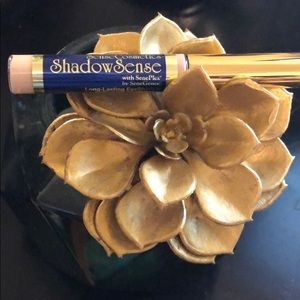 ShadowSense in Sandstone Pearl